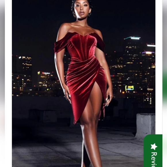 Miss Circle Dresses & Skirts - Miss Circle Alexa Elegant Off-Shoulder Velvet Cocktail Dress. Large